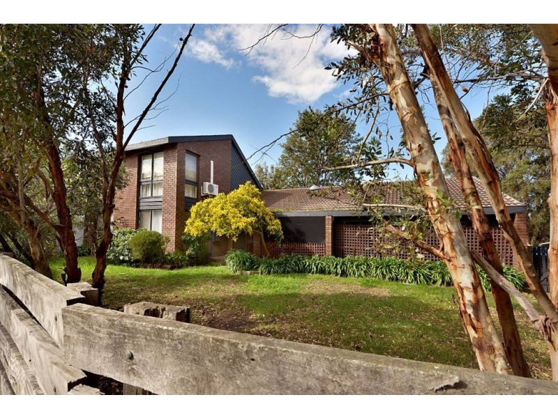 26 Downs Road, Seaford VIC 3198