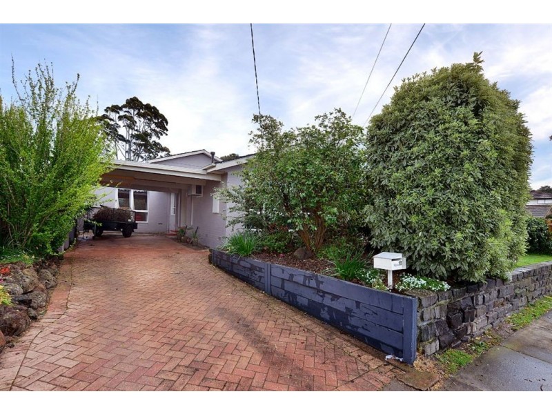 18 Elisdon Drive, Seaford VIC 3198