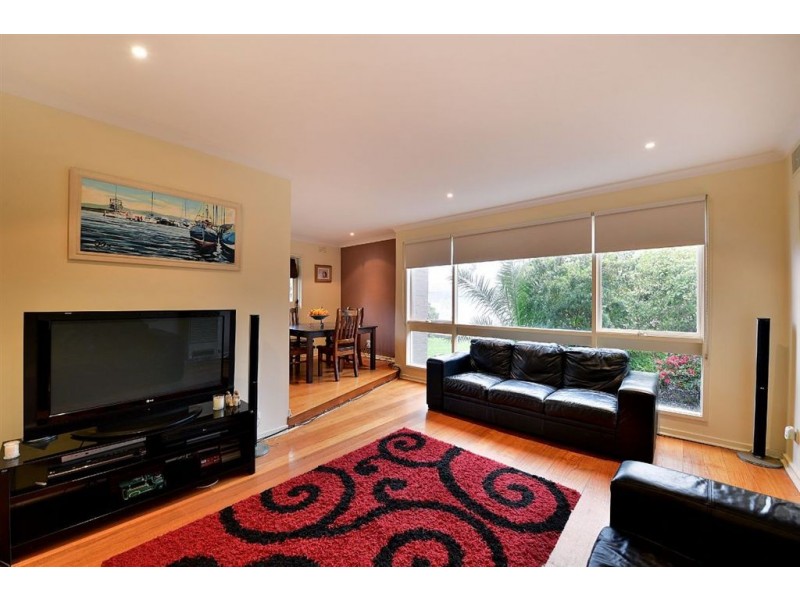 18 Elisdon Drive, Seaford VIC 3198