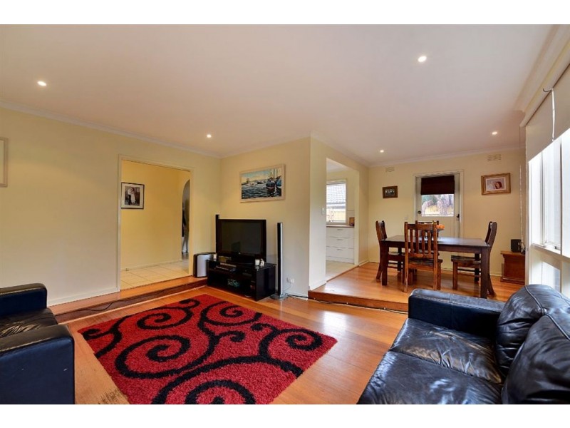 18 Elisdon Drive, Seaford VIC 3198