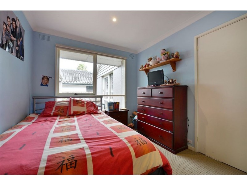 18 Elisdon Drive, Seaford VIC 3198