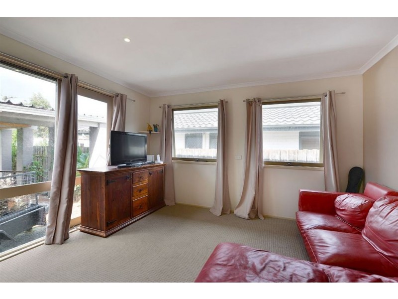 18 Elisdon Drive, Seaford VIC 3198