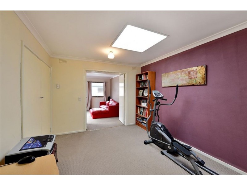 18 Elisdon Drive, Seaford VIC 3198