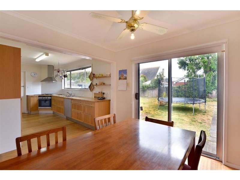 13 Torquay Avenue, Seaford VIC 3198