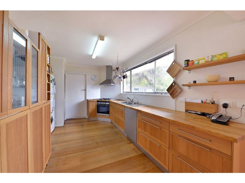 13 Torquay Avenue, Seaford VIC 3198