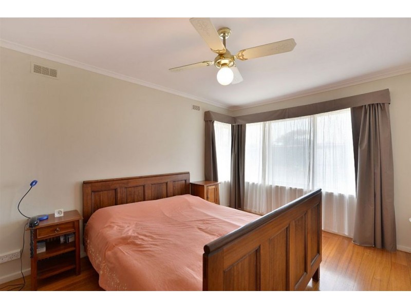 13 Torquay Avenue, Seaford VIC 3198