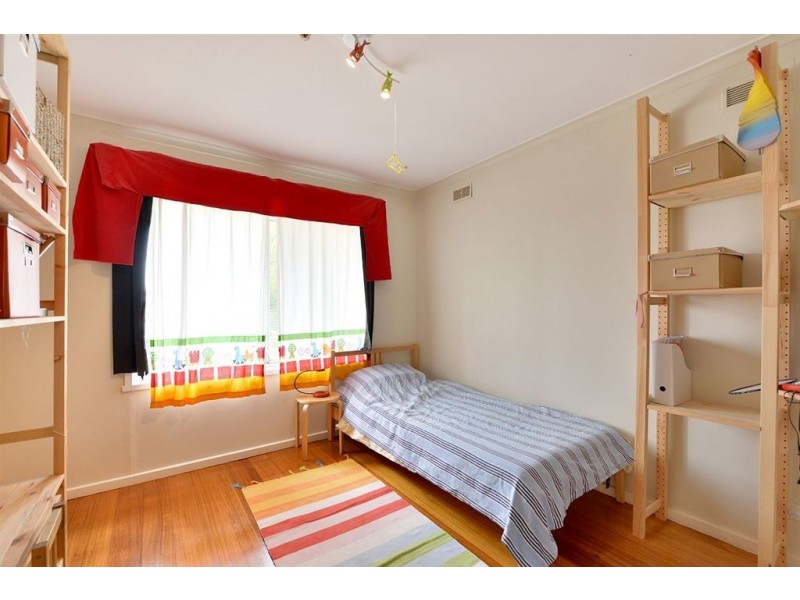 13 Torquay Avenue, Seaford VIC 3198