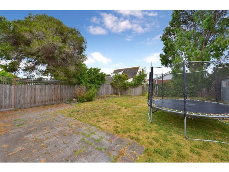 13 Torquay Avenue, Seaford VIC 3198