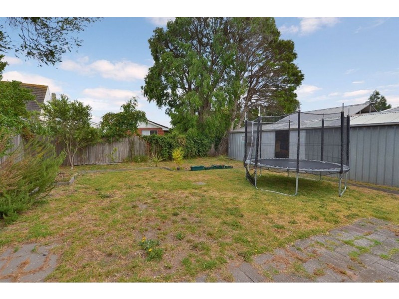 13 Torquay Avenue, Seaford VIC 3198