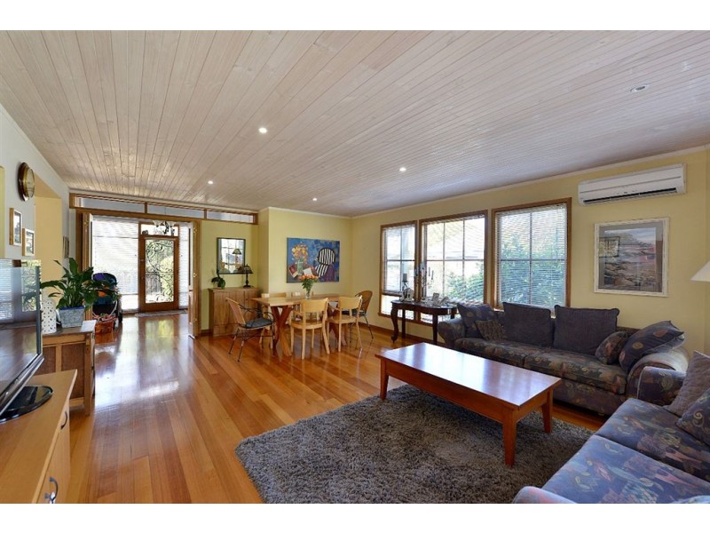 8 Johnstone Street, Seaford VIC 3198