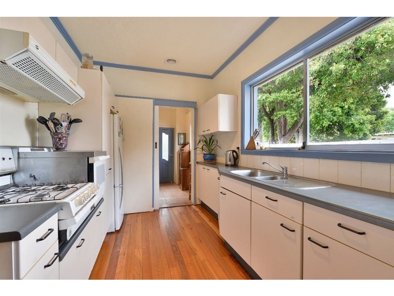 6 Railway Parade, Seaford VIC 3198