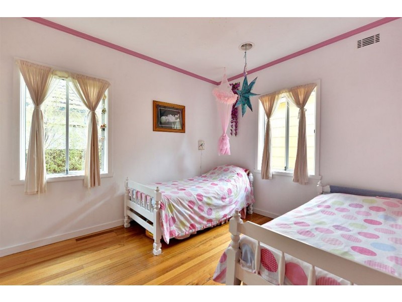 6 Railway Parade, Seaford VIC 3198