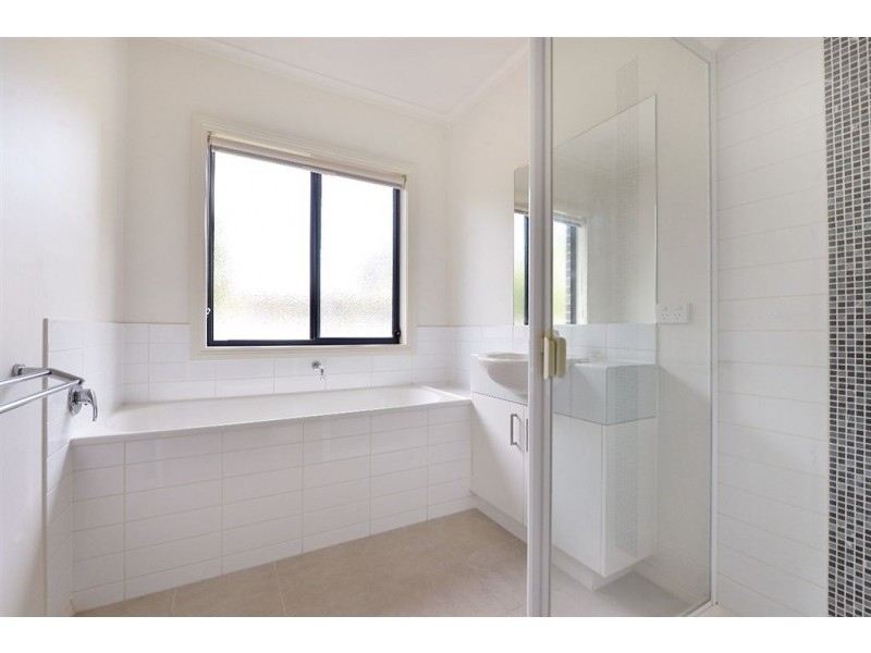 1/40 Kananook Avenue, Seaford VIC 3198