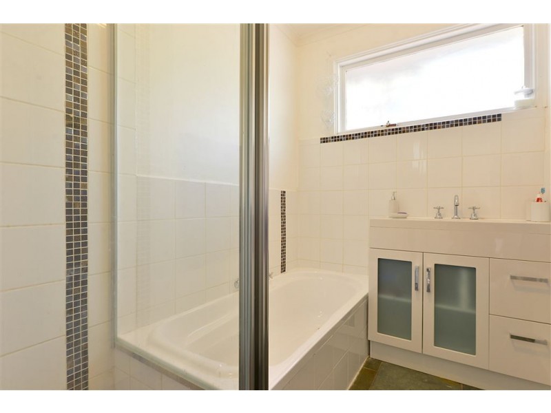 73 East Road, Seaford VIC 3198