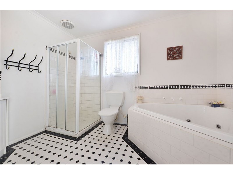 73 East Road, Seaford VIC 3198