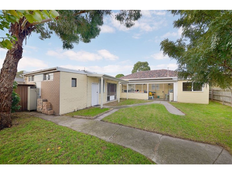 21 Duncan Ave, Seaford VIC 3198