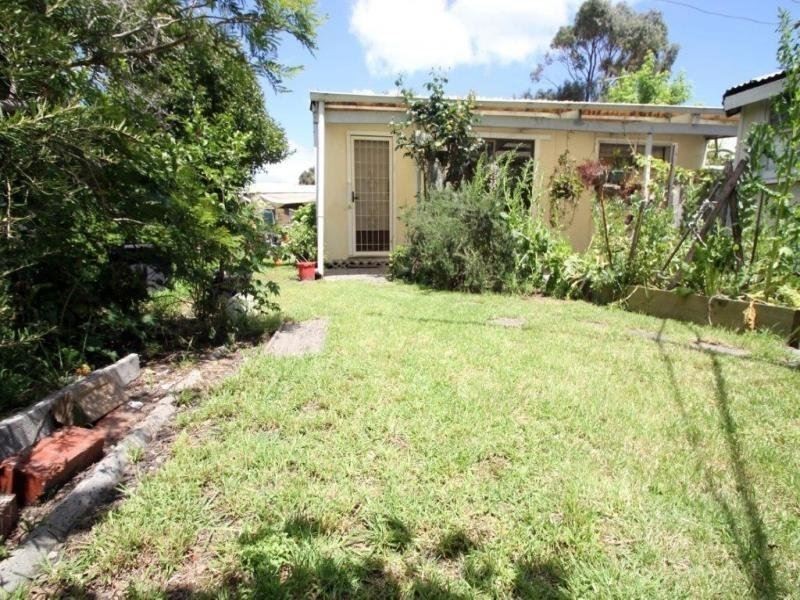 24 Bayside Grove, Seaford VIC 3198
