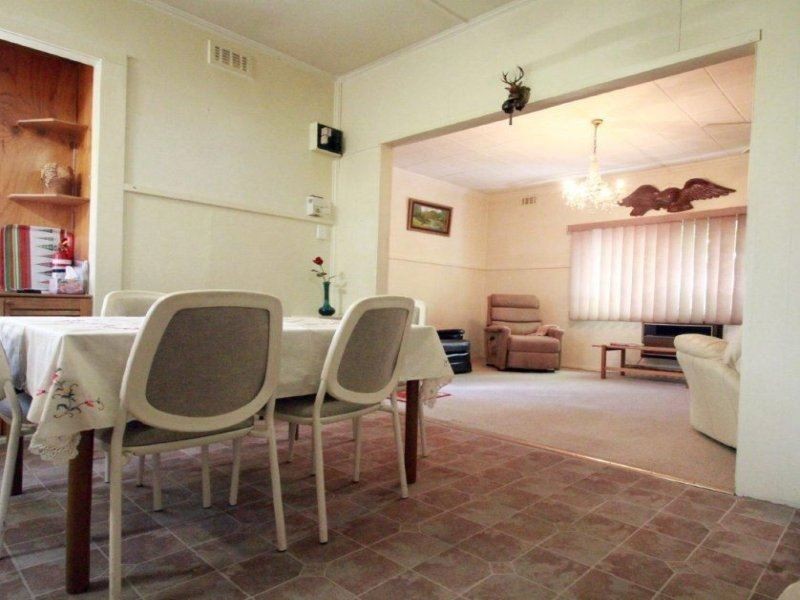 24 Bayside Grove, Seaford VIC 3198