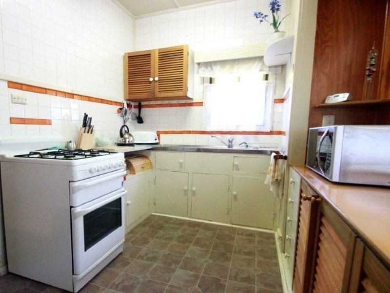 24 Bayside Grove, Seaford VIC 3198