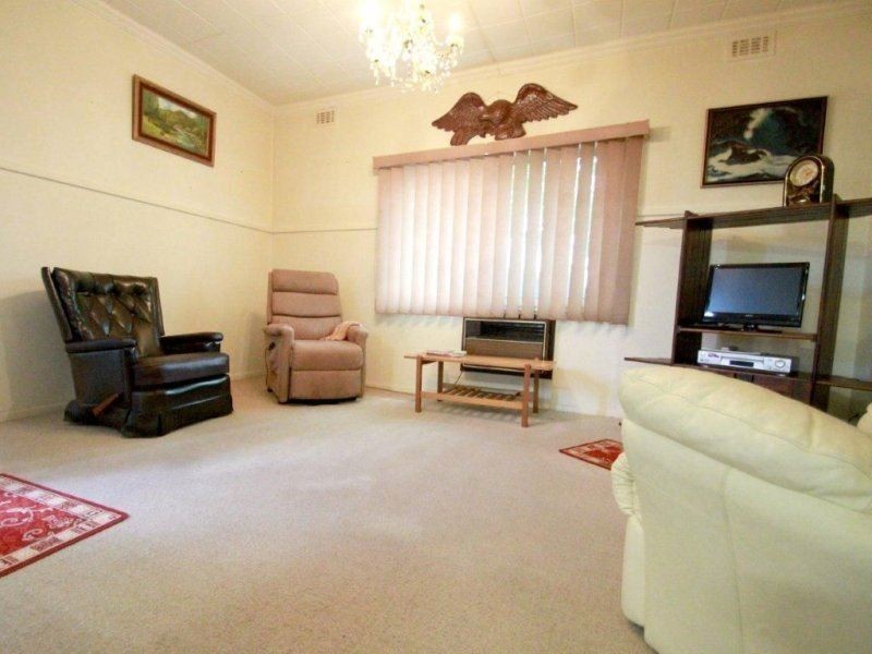 24 Bayside Grove, Seaford VIC 3198