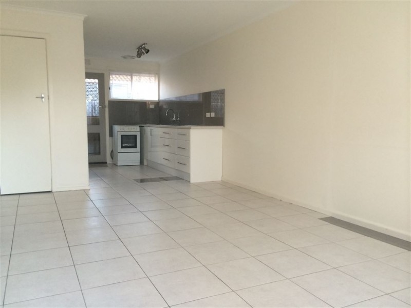 4/10 Carder Ave, Seaford VIC 3198