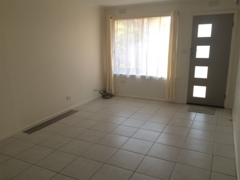 4/10 Carder Ave, Seaford VIC 3198