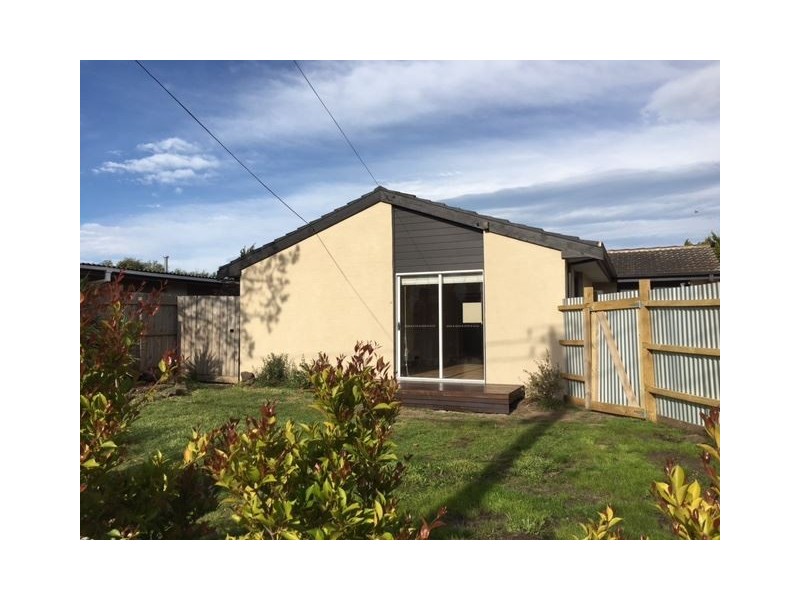 6A Sussex Cres, Seaford VIC 3198