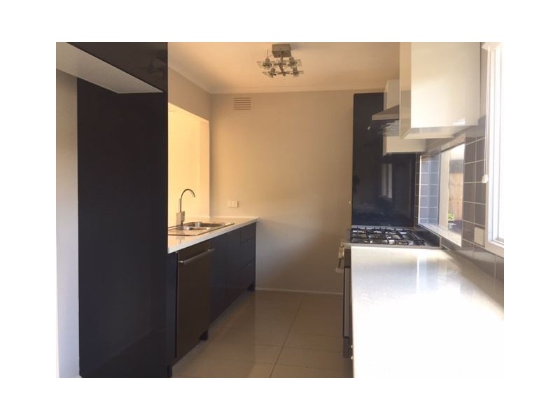 6A Sussex Cres, Seaford VIC 3198