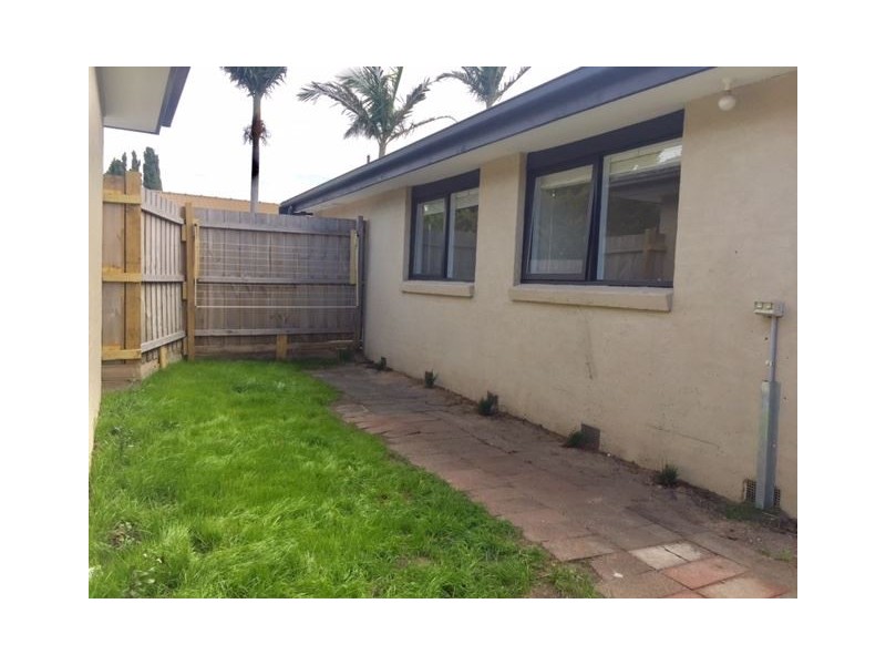 6A Sussex Cres, Seaford VIC 3198