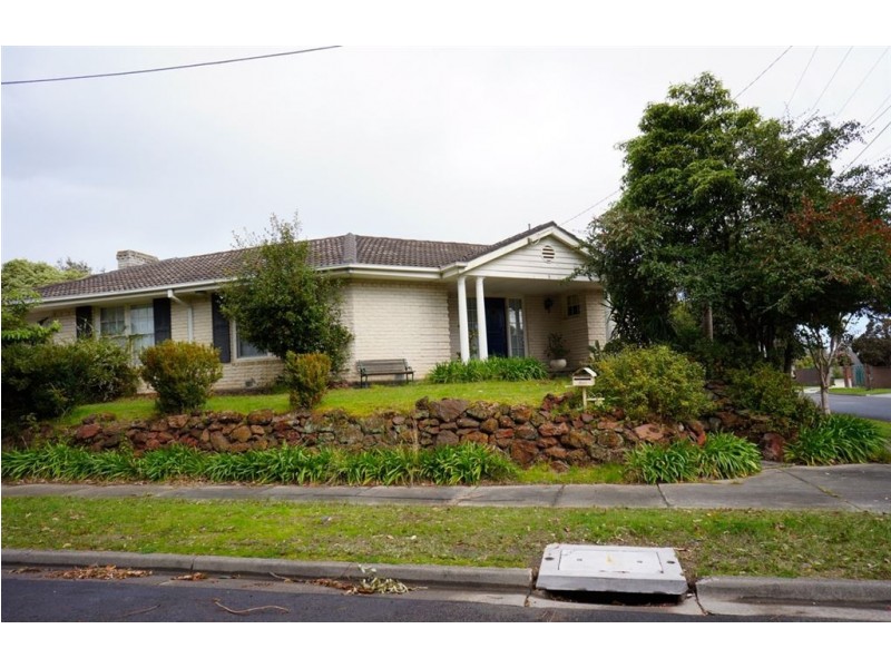 8 Peter Court, Seaford VIC 3198