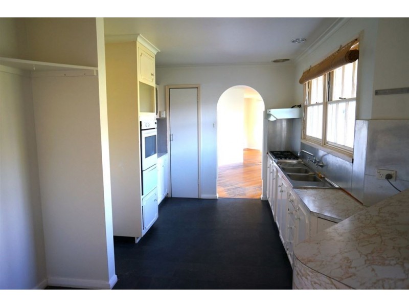 8 Peter Court, Seaford VIC 3198