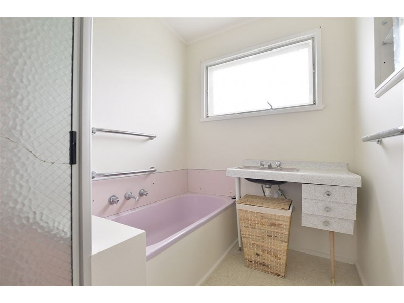 126 Rosslyn Ave, Seaford VIC 3198