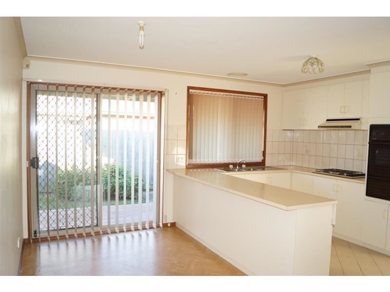 18 Quarrion Drive, Carrum Downs VIC 3201