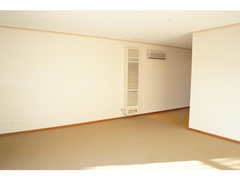 18 Quarrion Drive, Carrum Downs VIC 3201