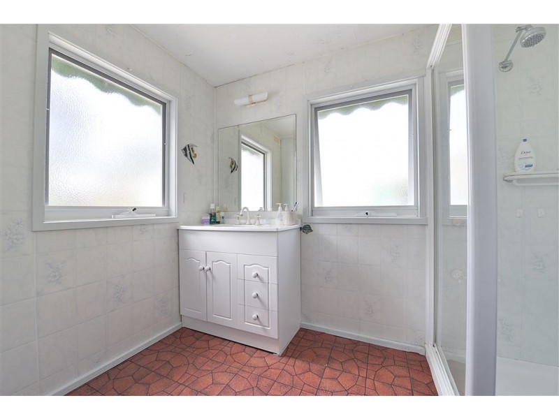 2 McCulloch Avenue, Seaford VIC 3198