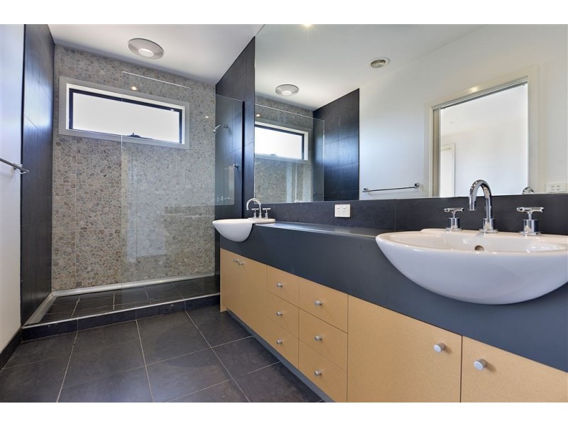 151 Nepean Highway, Seaford VIC 3198