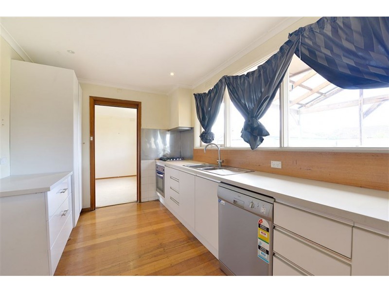 6 Selsey Street, Seaford VIC 3198