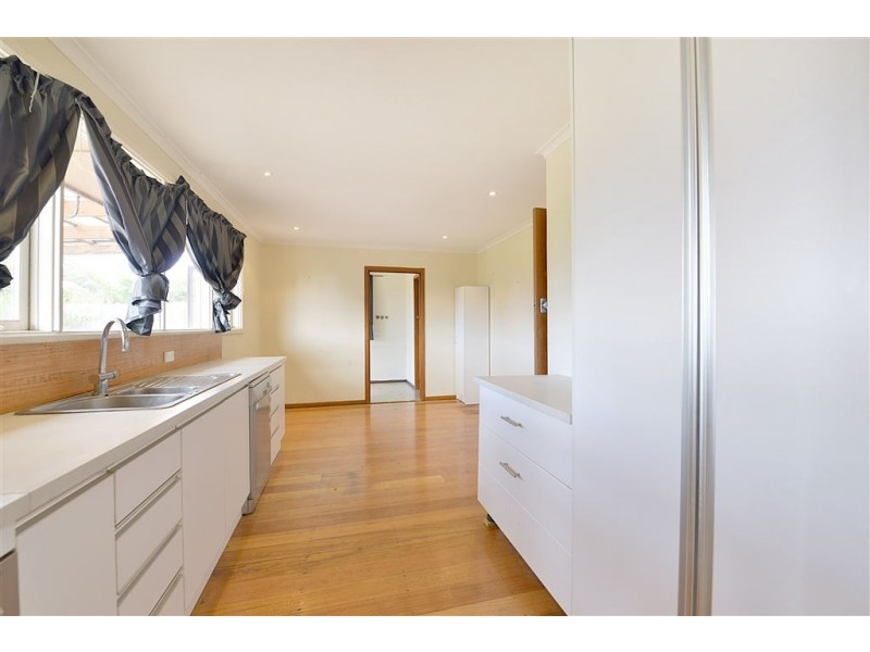 6 Selsey Street, Seaford VIC 3198