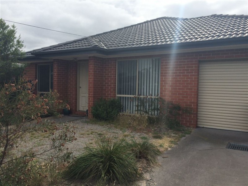 1/4 Wunalla Road, Seaford VIC 3198