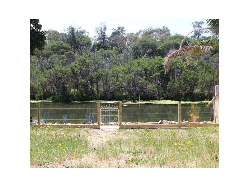 225 Nepean Highway, Seaford VIC 3198