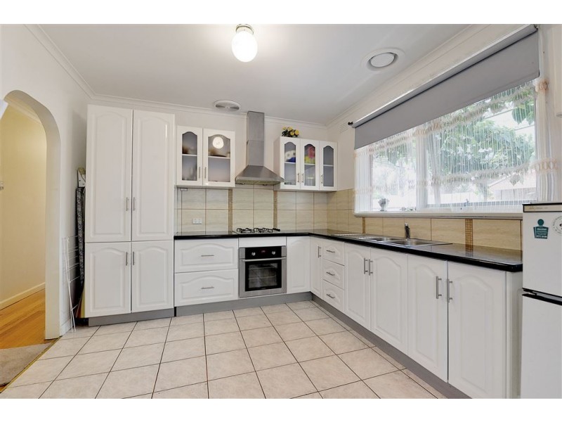 18 Duncan Ave, Seaford VIC 3198