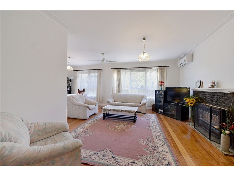 18 Duncan Ave, Seaford VIC 3198