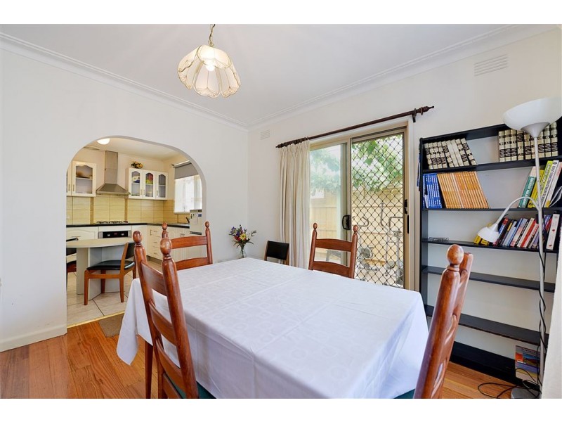 18 Duncan Ave, Seaford VIC 3198