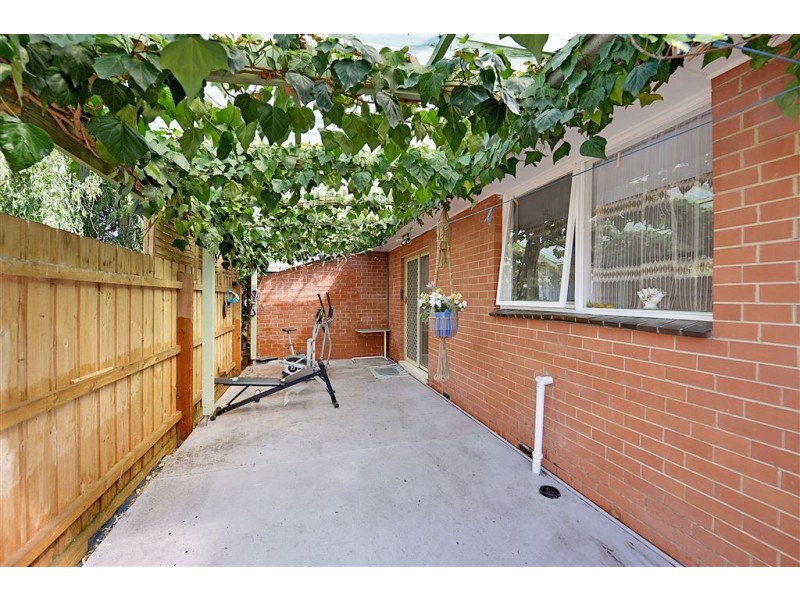 18 Duncan Ave, Seaford VIC 3198