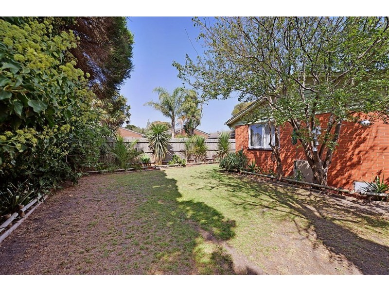 18 Duncan Ave, Seaford VIC 3198