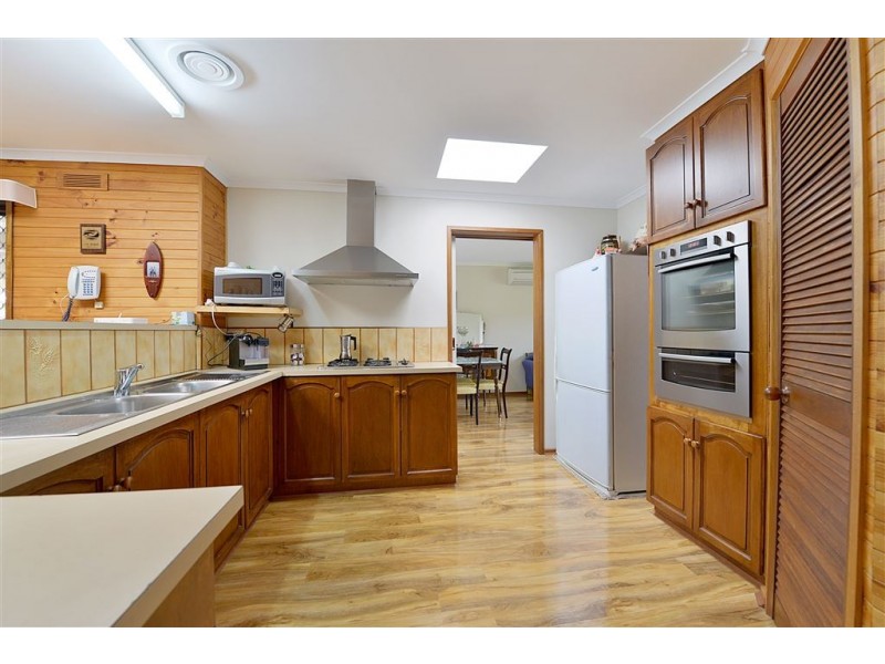 10 Kirkwood Ave, Seaford VIC 3198