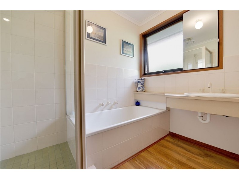 10 Kirkwood Ave, Seaford VIC 3198