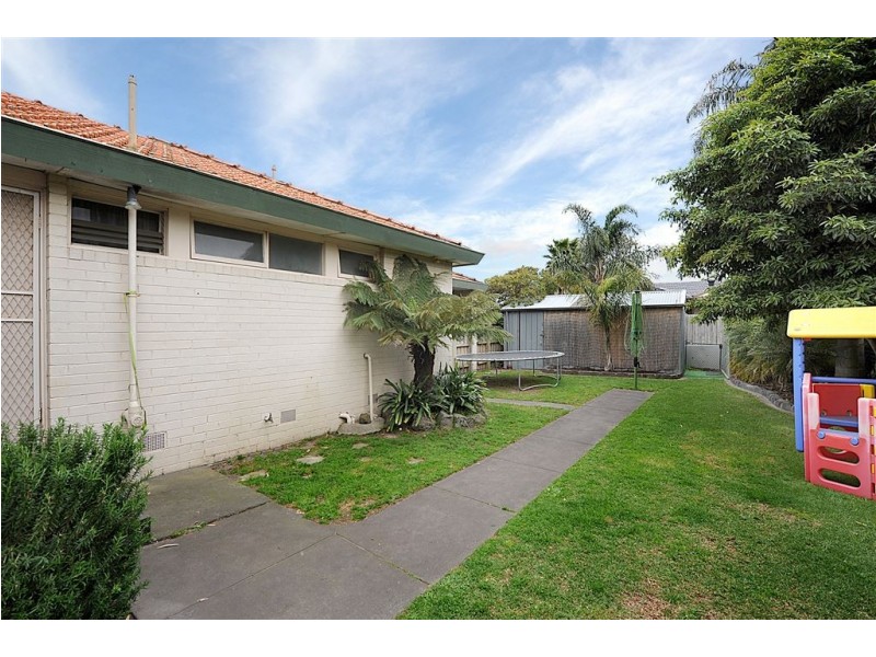 2 McBride Crescent, Seaford VIC 3198