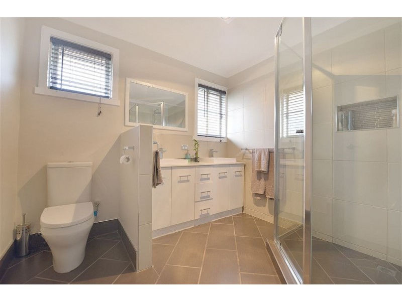 35 Maple Street, Seaford VIC 3198