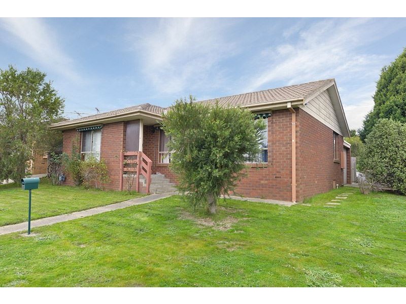 18 Quarrion Drive, Carrum Downs VIC 3201